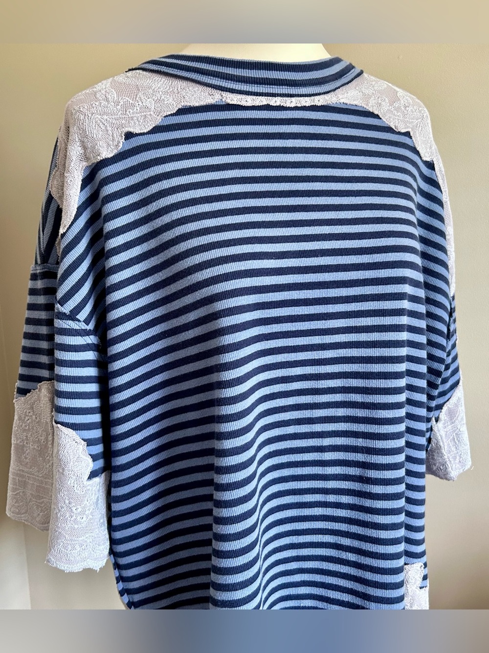 We The Free Oversized Striped Crew Neck Jersey T-Shirt w. Lace Appliqué. - Picture 8 of 9